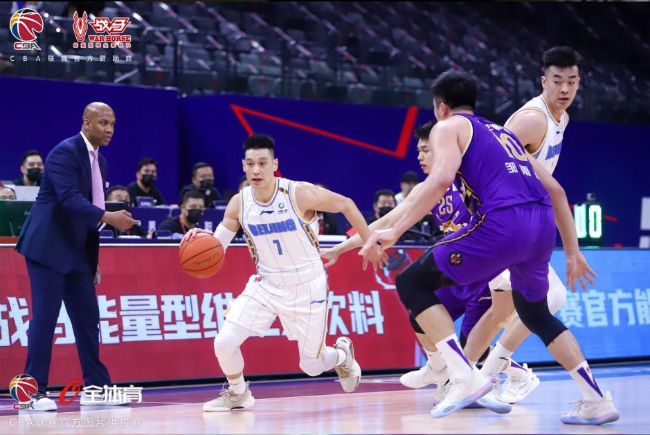 年輕就要敢“戰(zhàn)”，?戰(zhàn)馬飲料為你續(xù)航滿滿能量